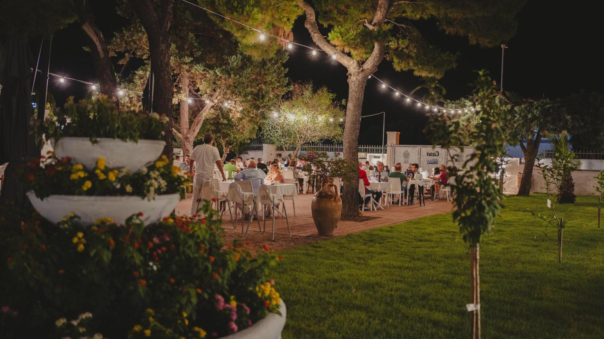 Casa Mita Bed & Breakfast Pulsano Exterior photo